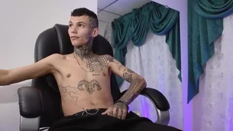 Snapshot of stuart_boy_ chatting on January 13, 2025, 8:05 am stuart_boy_ online show from January 13, 2025, 8:05 am