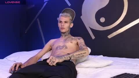 Snapshot of stuart_boy_ chatting on March 9, 2025, 3:01 am stuart_boy_ online show from March 9, 2025, 3:01 am
