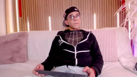 STUART online show from February 5, 2026, 8:24 pm