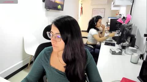 Snapshot of studcb_ chatting on October 22, 2025, 3:45 pm studcb_ online show from October 22, 2025, 3:45 pm