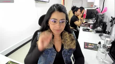 Snapshot of studcb_ chatting on October 27, 2025, 4:33 pm studcb_ online show from October 27, 2025, 4:33 pm