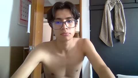 studentlatinboy online show from September 29, 2025, 6:46 pm