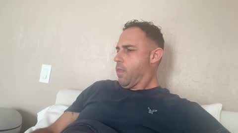 Snapshot of stukeswg chatting on September 8, 2025, 8:41 pm Simon online show from September 8, 2025, 8:41 pm