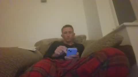 Snapshot of stuuuey73 chatting on October 13, 2025, 9:48 pm stuuuey73 online show from October 13, 2025, 9:48 pm