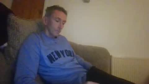 Snapshot of stuuuey73 chatting on October 22, 2025, 9:58 pm stuuuey73 online show from October 22, 2025, 9:58 pm