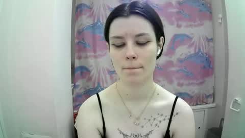 Snapshot of style_bliss chatting on October 6, 2025, 2:14 pm Eva online show from October 6, 2025, 2:14 pm