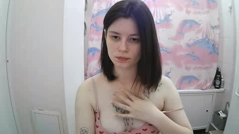 Snapshot of style_bliss chatting on October 23, 2025, 4:50 pm Eva online show from October 23, 2025, 4:50 pm