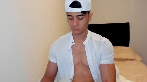 Snapshot of stylish_men chatting on September 30, 2025, 1:49 pm stylish men online show from September 30, 2025, 1:49 pm