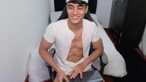 Snapshot of stylish_men chatting on October 14, 2025, 1:23 pm stylish men online show from October 14, 2025, 1:23 pm