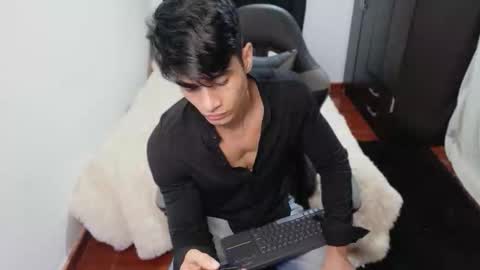 Snapshot of stylish_men chatting on October 21, 2025, 1:34 pm stylish men online show from October 21, 2025, 1:34 pm