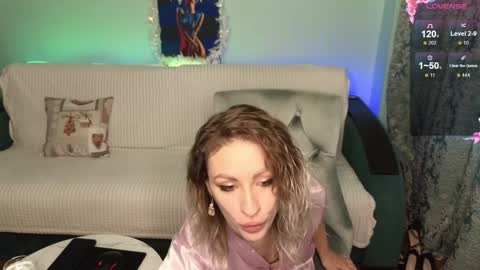 Su4e4ka555 online show from January 6, 2025, 1:52 pm