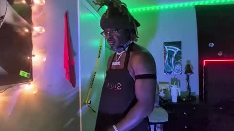 Hot Chocolate online show from November 17, 2025, 1:33 am