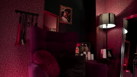 subtleart_ online show from April 18, 2026, 7:58 pm