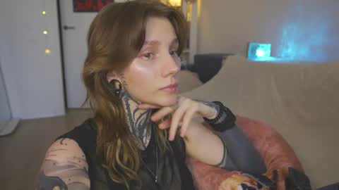 succubus_66 online show from April 3, 2026, 9:40 am