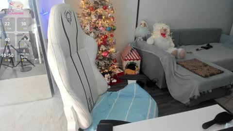 Snapshot of sugar_rainbow chatting on December 27, 2024, 9:43 pm Kinga online show from December 27, 2024, 9:43 pm