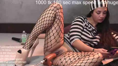 Snapshot of sugar_skin chatting on October 17, 2025, 9:01 am sugar_skin online show from October 17, 2025, 9:01 am