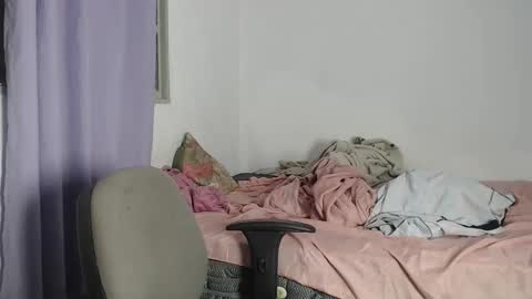 Snapshot of sugarhairy chatting on December 18, 2025, 3:40 pm sour candy online show from December 18, 2025, 3:40 pm