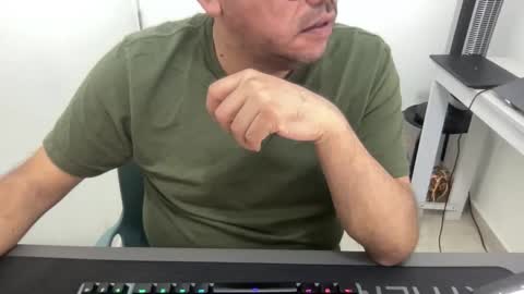 Snapshot of sugarhairybear chatting on January 15, 2026, 5:16 pm Johnny online show from January 15, 2026, 5:16 pm