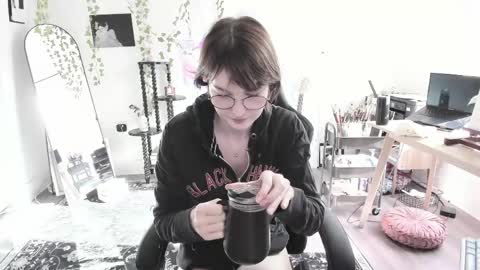 Snapshot of sugarmiette chatting on May 14, 2026, 11:11 pm Ella online show from May 14, 2026, 11:11 pm