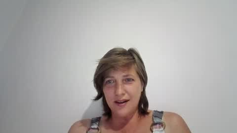 Snapshot of sugarmilf_ chatting on July 9, 2026, 7:34 am sugarmilf_ online show from July 9, 2026, 7:34 am
