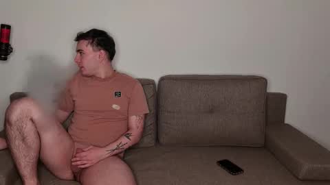 Sugarpeaach online show from November 15, 2025, 8:55 am