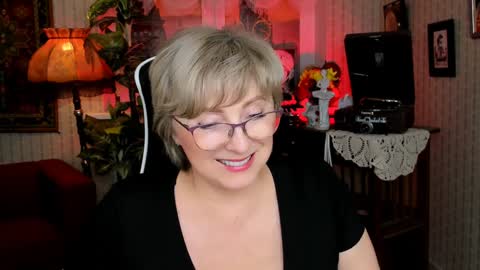 Vivien online show from December 4, 2024, 12:14 pm