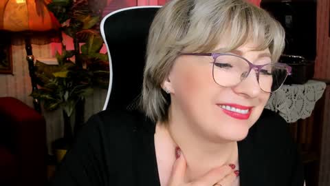 Vivien online show from December 4, 2024, 3:21 pm