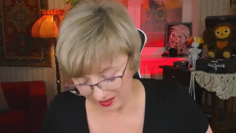Vivien online show from December 11, 2024, 6:31 pm