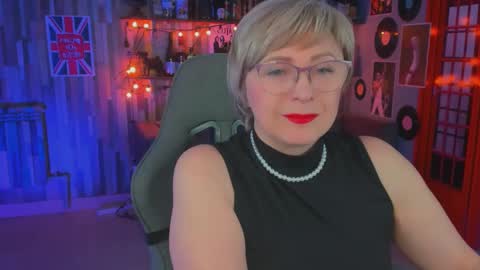 Vivien online show from February 13, 2025, 1:15 pm