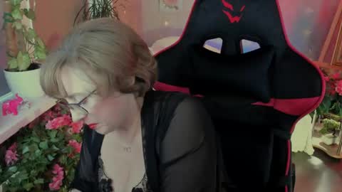 Vivien online show from June 10, 2026, 3:22 pm
