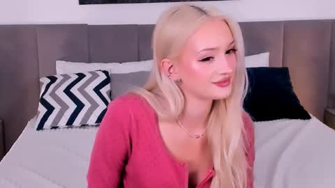 Snapshot of sugarwhisper chatting on September 9, 2025, 4:50 pm sugarwhisper online show from September 9, 2025, 4:50 pm