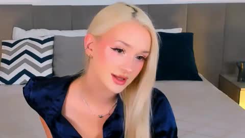 Snapshot of sugarwhisper chatting on September 12, 2025, 3:34 pm sugarwhisper online show from September 12, 2025, 3:34 pm