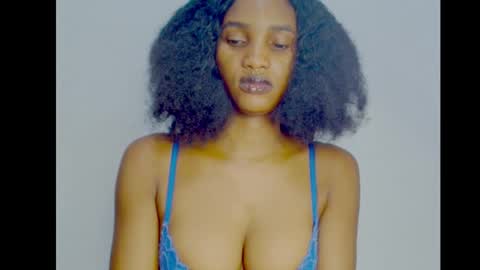 Ivy online show from October 13, 2025, 7:25 pm