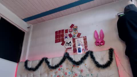suggabrown_ online show from December 6, 2024, 2:17 pm
