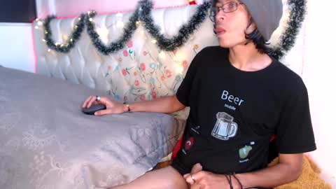 suggabrown_ online show from January 1, 2025, 5:00 pm