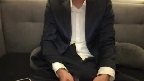 suitfetishez online show from June 12, 2026, 1:26 am