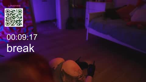 Snapshot of suk_ki chatting on October 22, 2025, 4:35 am Lika ginger  Jessy blond   online show from October 22, 2025, 4:35 am