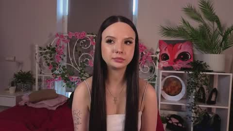 Lina 3 online show from April 4, 2026, 10:35 am