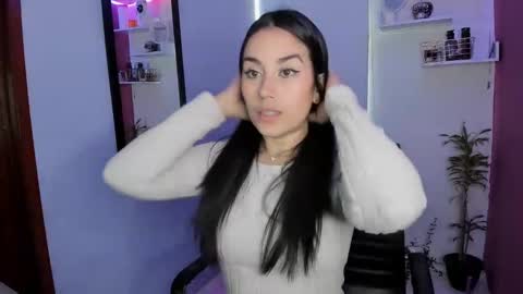 Snapshot of sulmatevans_ chatting on February 23, 2025, 4:35 pm Diana online show from February 23, 2025, 4:35 pm