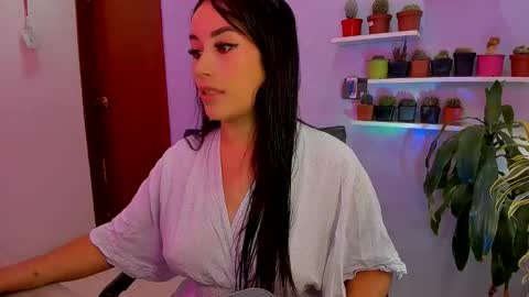 Snapshot of sulmatevans_ chatting on May 10, 2026, 3:28 pm Diana online show from May 10, 2026, 3:28 pm