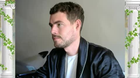 Snapshot of sultansgirls chatting on October 3, 2025, 4:37 pm The Sultan online show from October 3, 2025, 4:37 pm