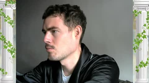 Snapshot of sultansgirls chatting on October 5, 2025, 5:44 pm The Sultan online show from October 5, 2025, 5:44 pm