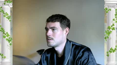 Snapshot of sultansgirls chatting on October 8, 2025, 7:00 pm The Sultan online show from October 8, 2025, 7:00 pm