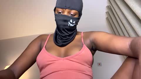 maskedtemptress online show from March 27, 2026, 6:18 pm