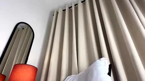Snapshot of sultryaura chatting on June 11, 2026, 2:53 am maskedtemptress online show from June 11, 2026, 2:53 am