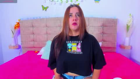 summer_girls01 online show from February 26, 2026, 11:37 pm