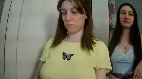 summerbluesky online show from May 11, 2026, 4:37 pm