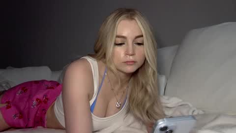 Snapshot of summergracexxx chatting on February 16, 2025, 5:37 am Summer online show from February 16, 2025, 5:37 am