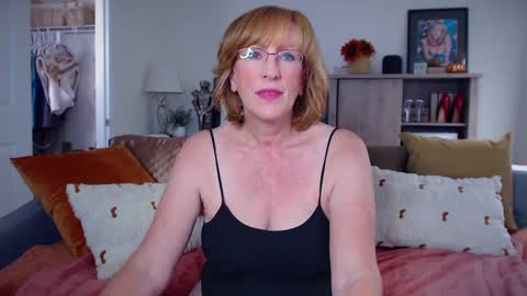 SummerKnightzzz online show from September 26, 2025, 1:04 pm