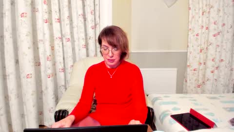 summerliza online show from December 23, 2024, 10:44 pm